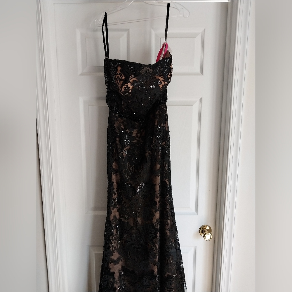 NWT Black Sequined Strapless Fitted Lace Appliqué Prom Ball Gown Size 10 - Picture 1 of 10